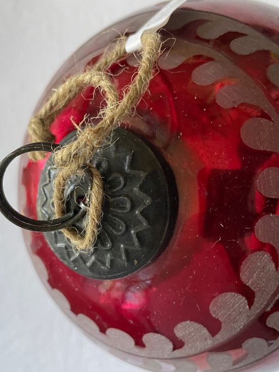 Pottery Barn Etched Large Mercury Glass Ornament, Red, 6" NEW - Picture 4 of 9